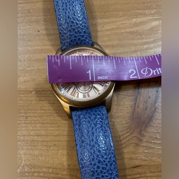 Bronzo Italia: woman’s rose/gold/tone Roman numerals numbers boyfriend watch. - Picture 6 of 7